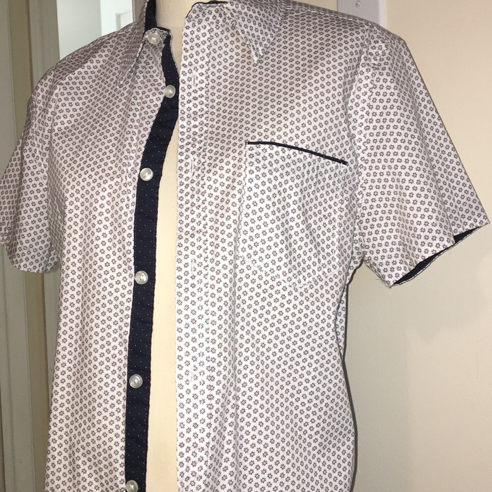 Button down blouse - Picture 2 of 9
